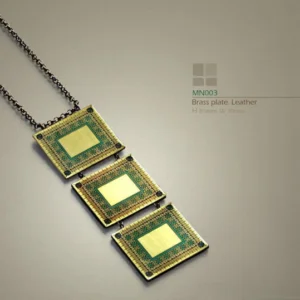 TRIPLE ESLIMI NECKLACE