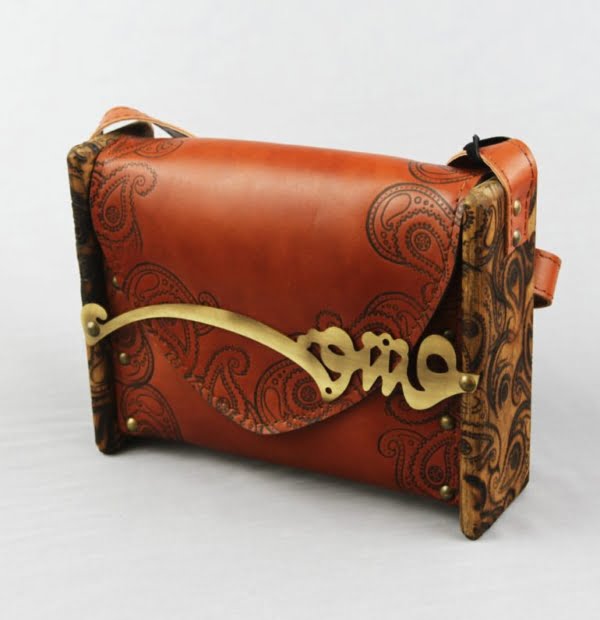 "LOVE" CALLIGRAPHY LEATHER QUILTED BAG
