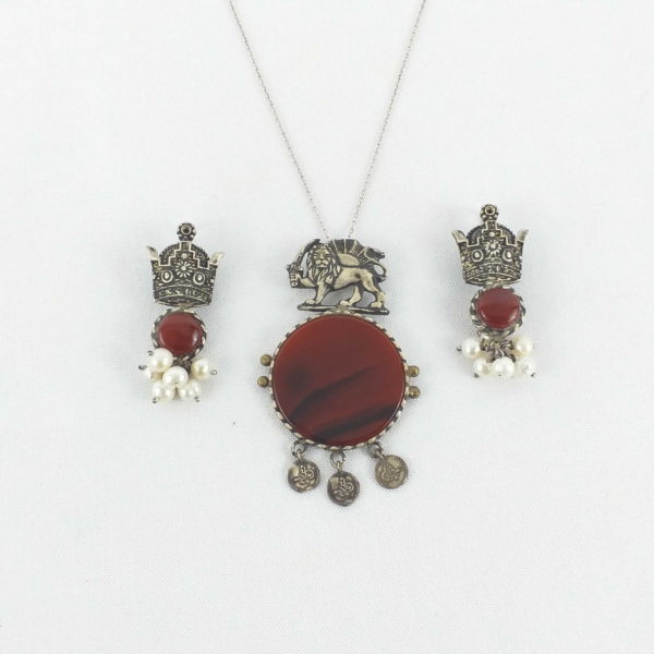 Agate Lion and Sun Necklace