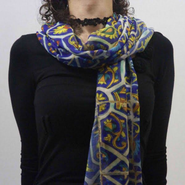 Blue scarf with Eslimi design