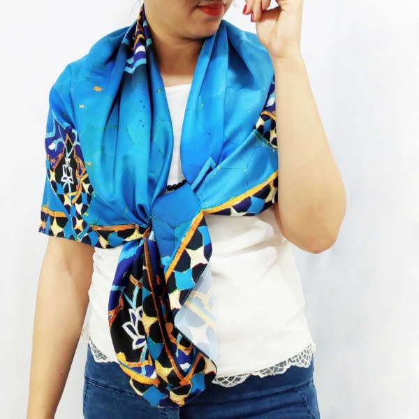 Blue scarf with Tile design