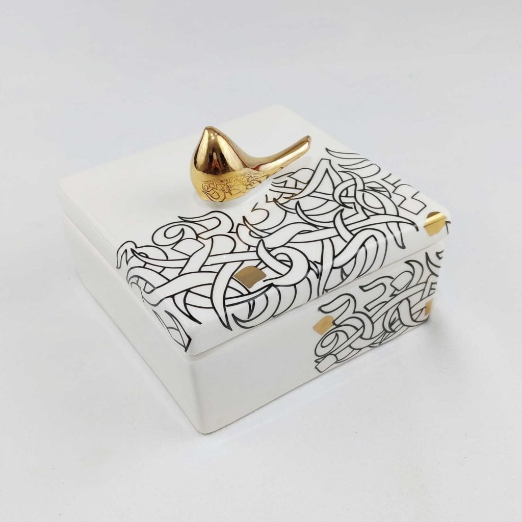 CALLIGRAPHY BONBON DISH