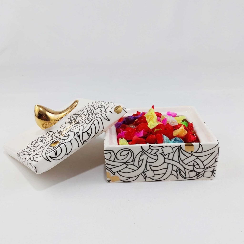 CALLIGRAPHY BONBON DISH