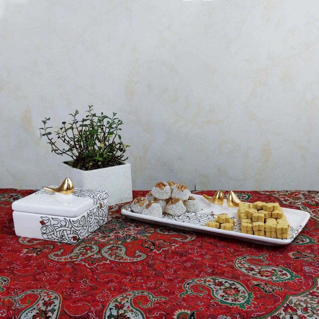 CALLIGRAPHY BONBON DISH