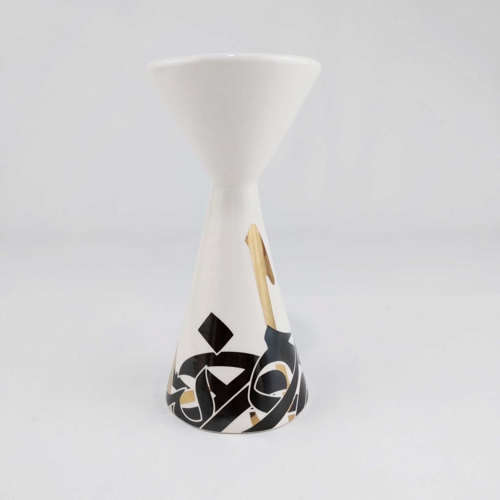 CALLIGRAPHY CANDLE HOLDER SET