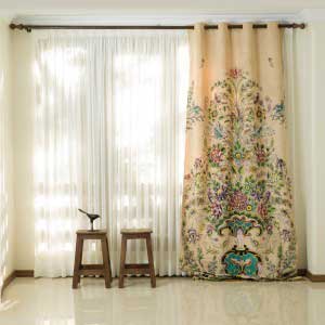 Curtain With Vase Design