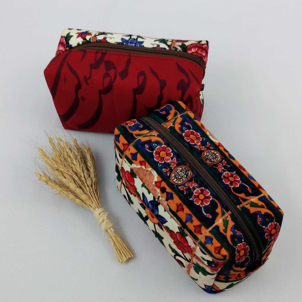 FLORAL TILE MAKEUP BAG