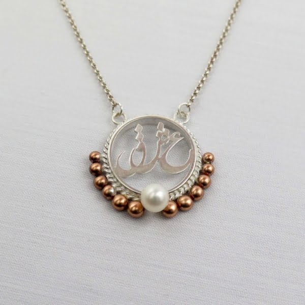 LOVE & PEARL CALLIGRAPHY NECKLACE