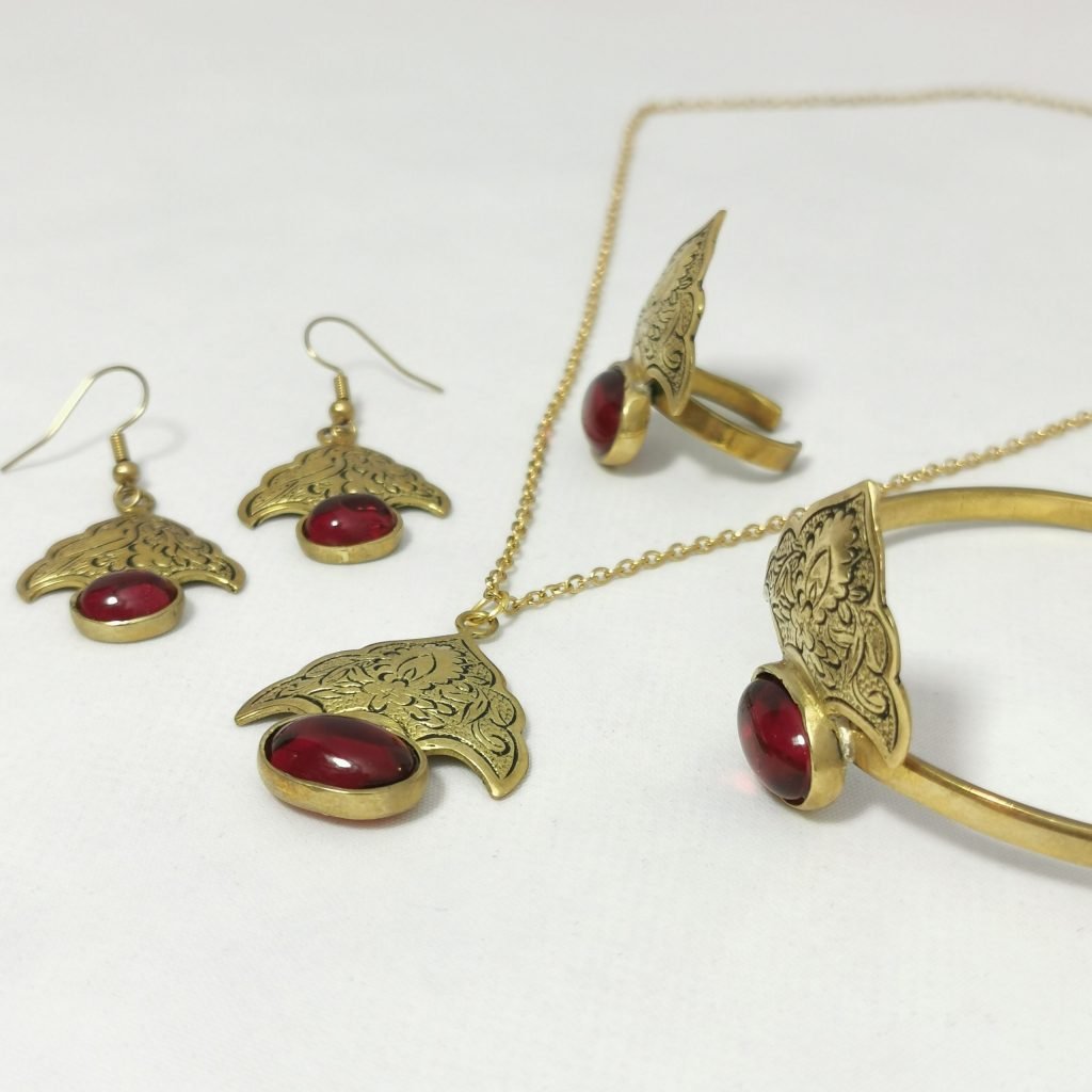 Crown Head Jewellery Set Stone: Red Agate