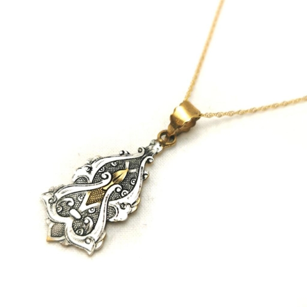 ESLIMI GHALAMZANI NECKLACE