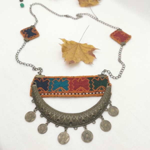 CROWN CRESCENT NEEDLEWORK NECKLACE