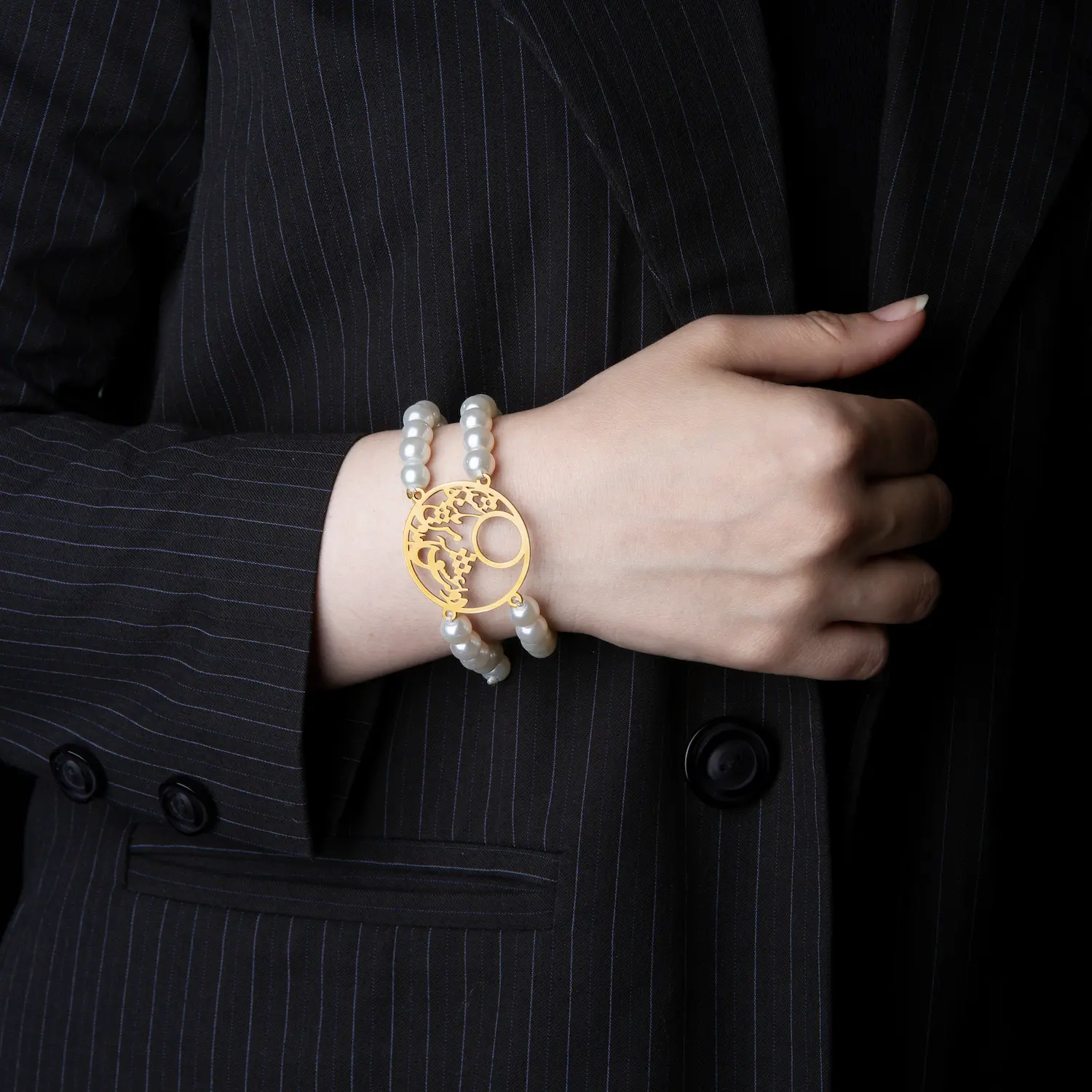 Pearl Bracelets with Poetry Pattern