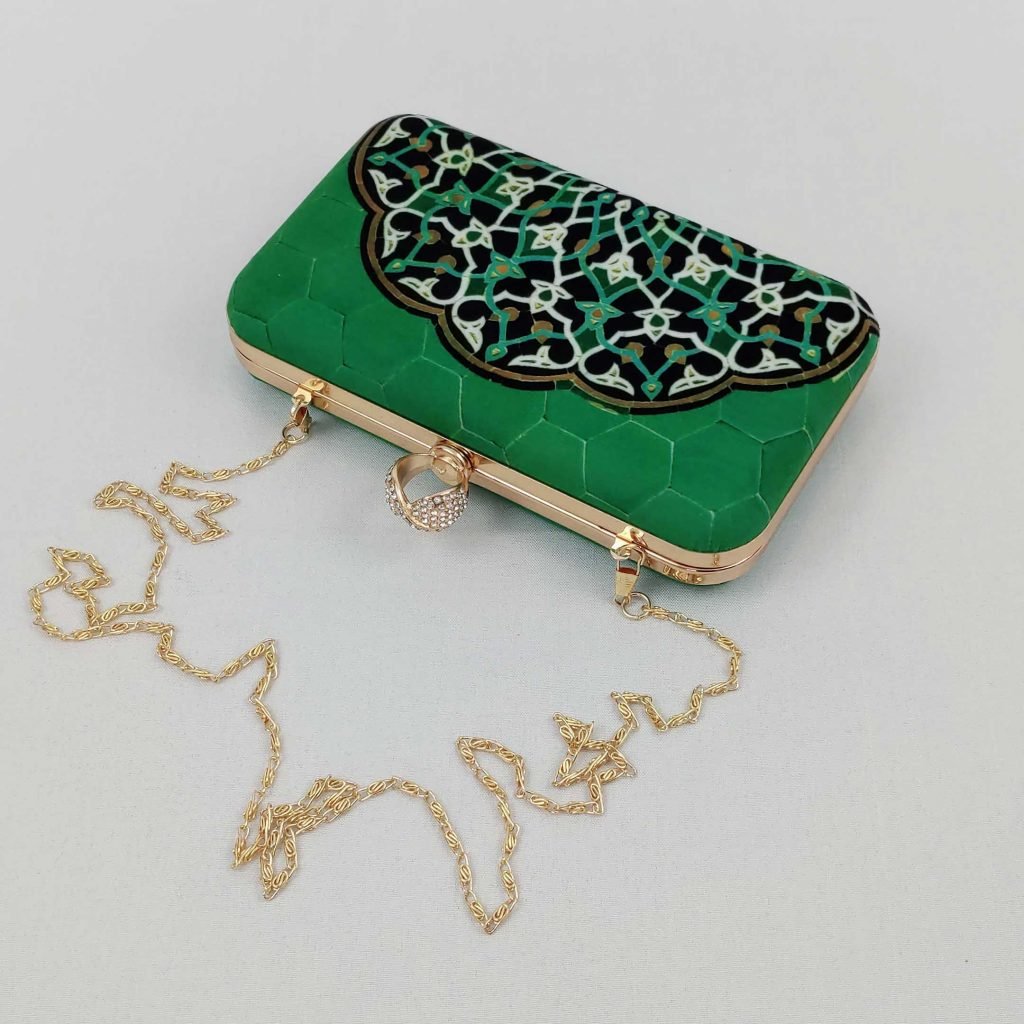 THE GREEN DREAM CLUTCH