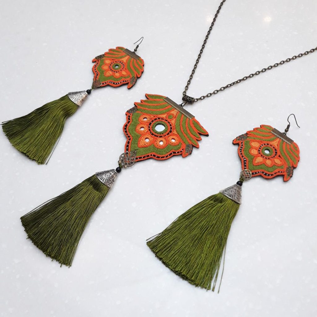 OLIVE TASSEL NEEDLEWORK JEWELLERY SET