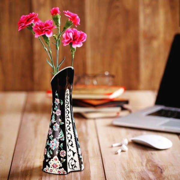 Black Swan Mina Vase