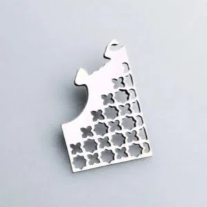 LOVE WINDOW NECKLACE