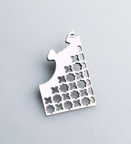 LOVE WINDOW NECKLACE
