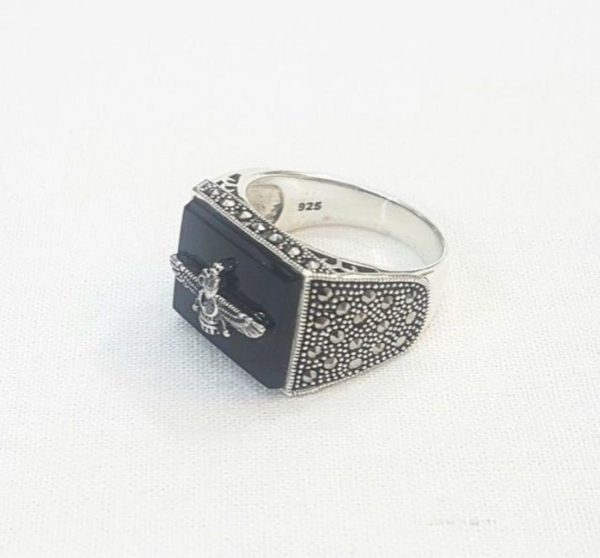 Farvahar ring-persis collection