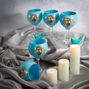 Each is decorated with hand, gold gilt, and enamel painted decoration—Shah Abbas Set of six wine glasses. Hand decorated. They Can be used and hand washed. Height: 15cm Shah Abbas pattern.