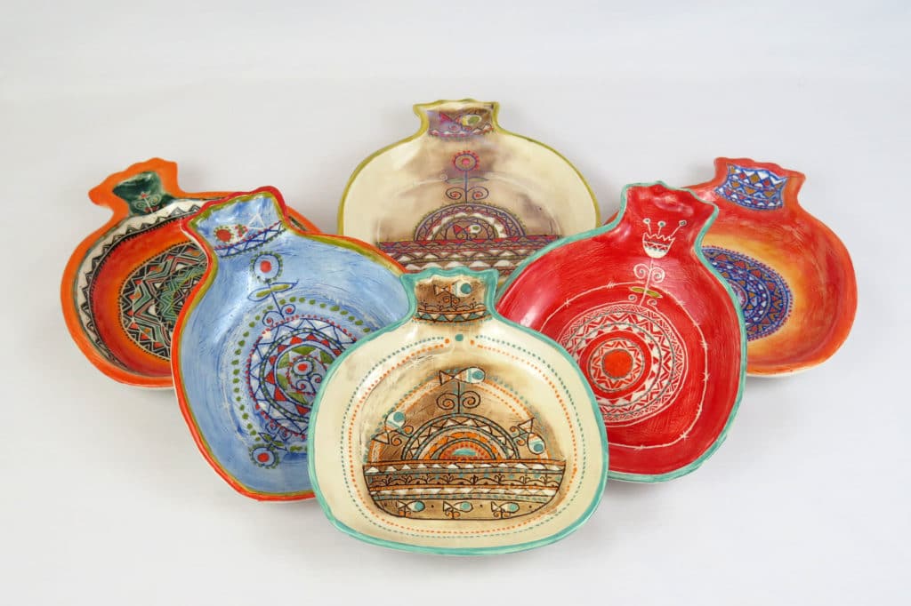 18cm Handmade Pomegranate Ceramic Plate