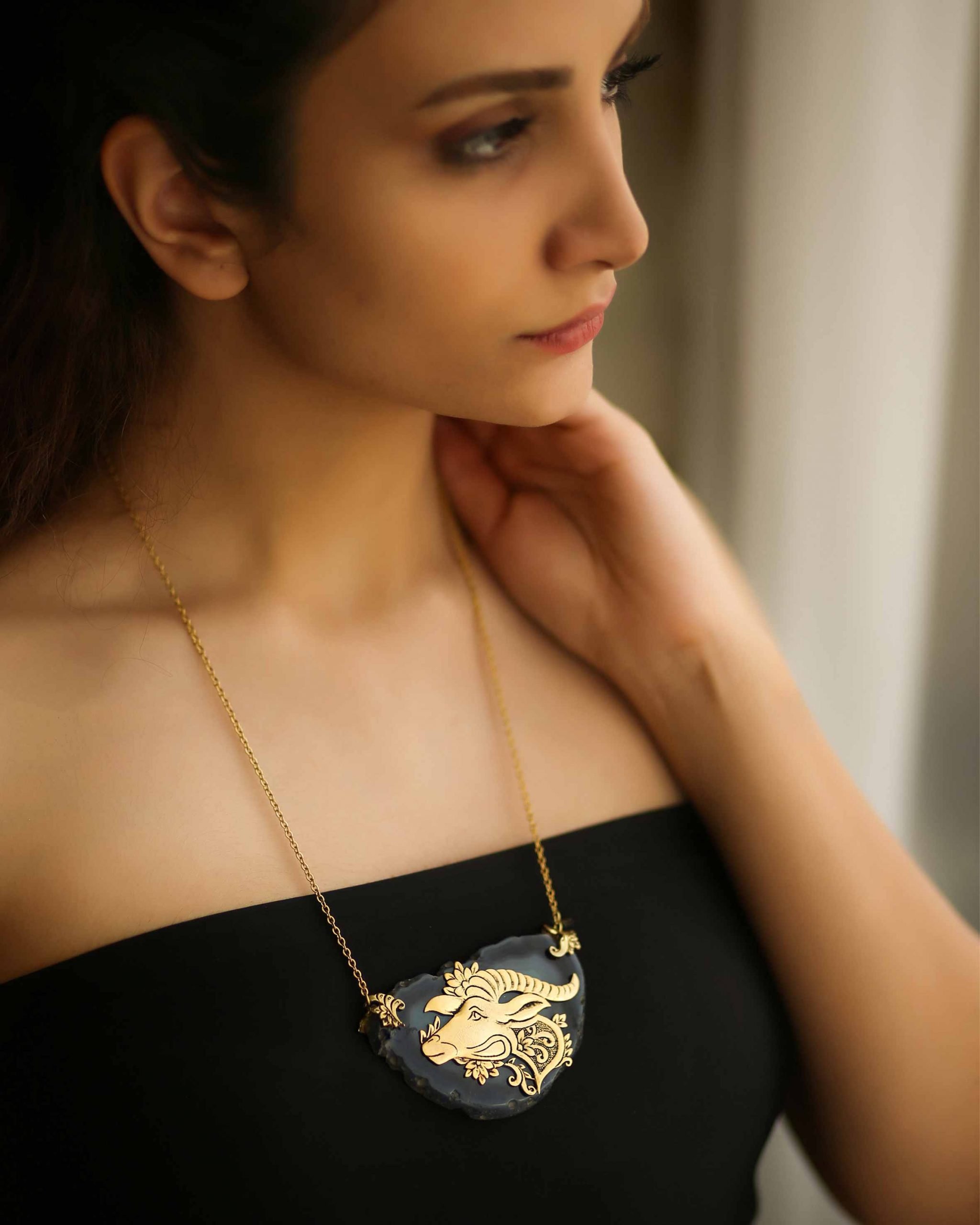Farvardin Agate Necklace