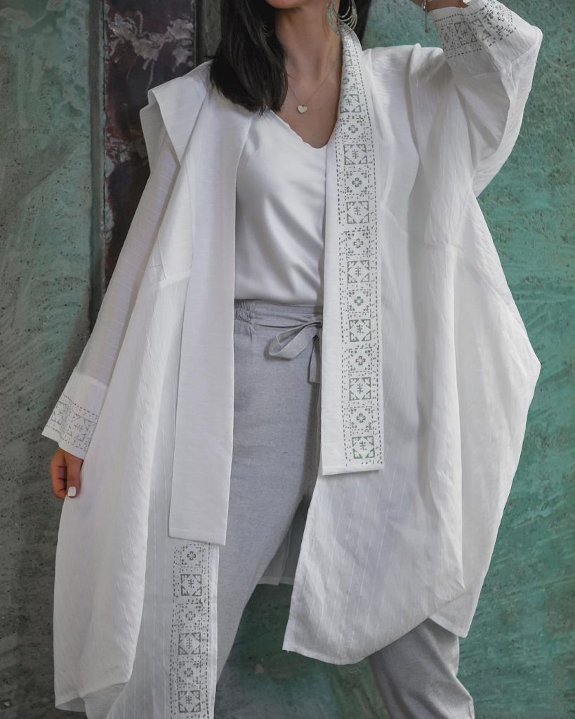 Cotton Manto Ghalamkar Grassland model