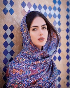 About Iranian scarf