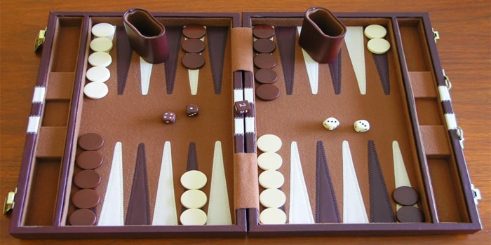 Getting to know the backgammon game