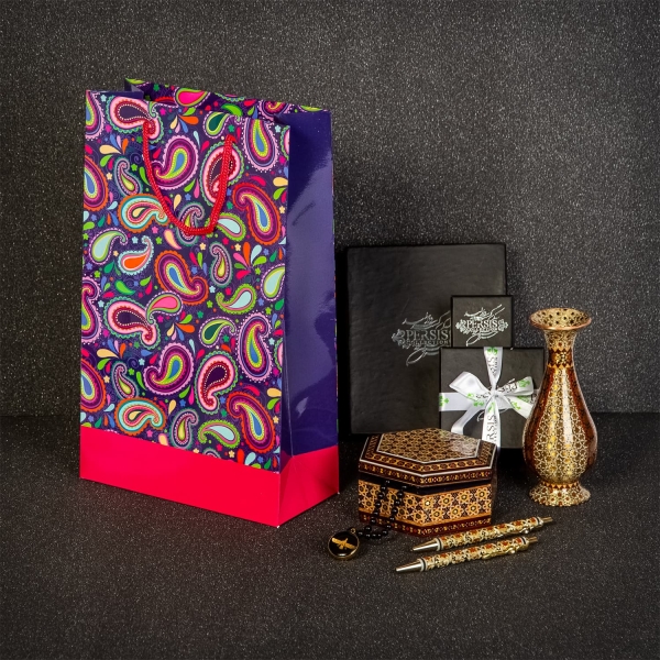 Bete Jakeh Pink Design Gift Bag