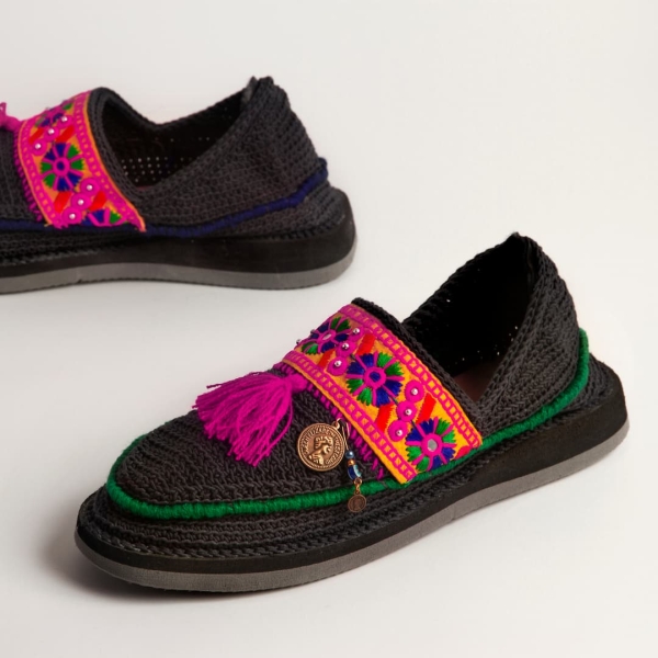 Balochi Embroidery Giveh – Charcoal