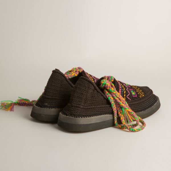 Needlework Artistry Giveh – Black
