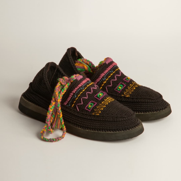 Needlework Artistry Giveh – Black