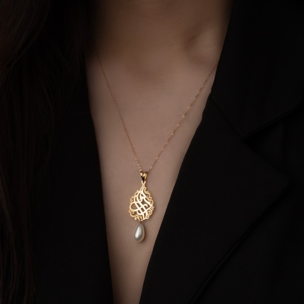 Maman 18k Gold and Pearl Necklace