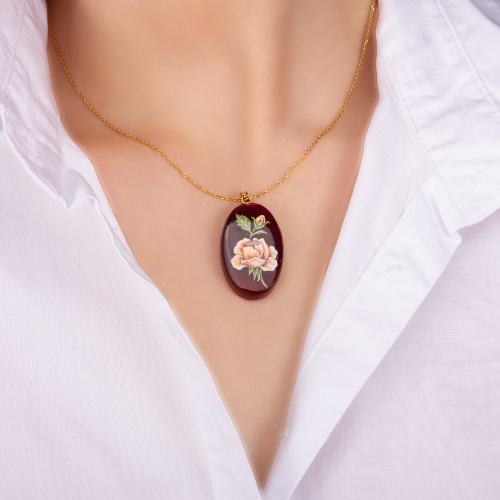 Hand-Painted18K Gold Rose Agate Pendant