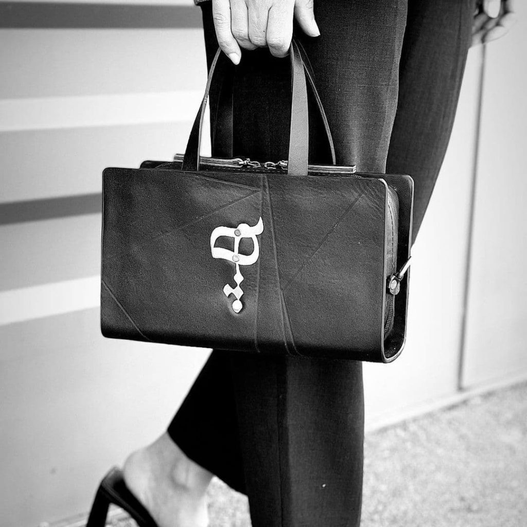 Persian Elegance Leather Shoulder Bag - Durable Natural Cowhide