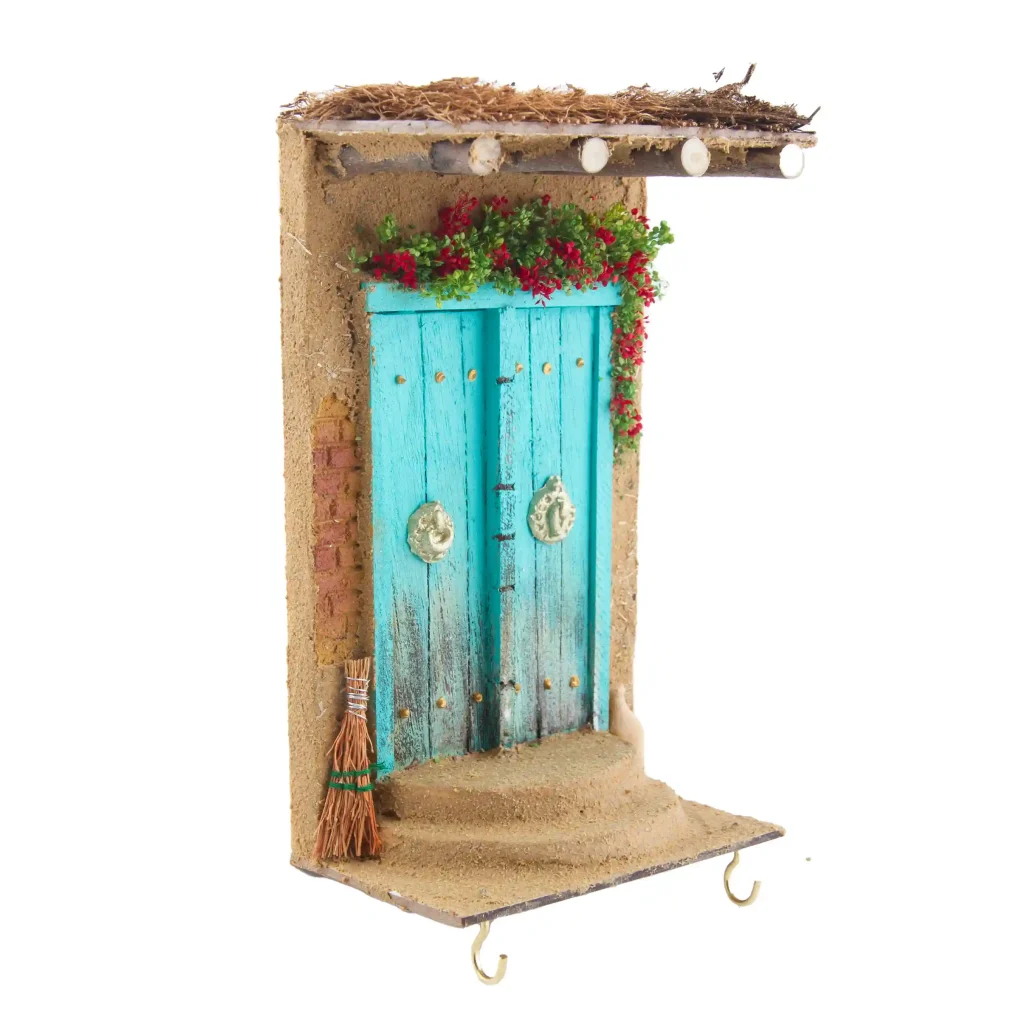 Wooden Key Holder With a Mud House Design 20cm Height: 20 cm, Width: 12 cm
