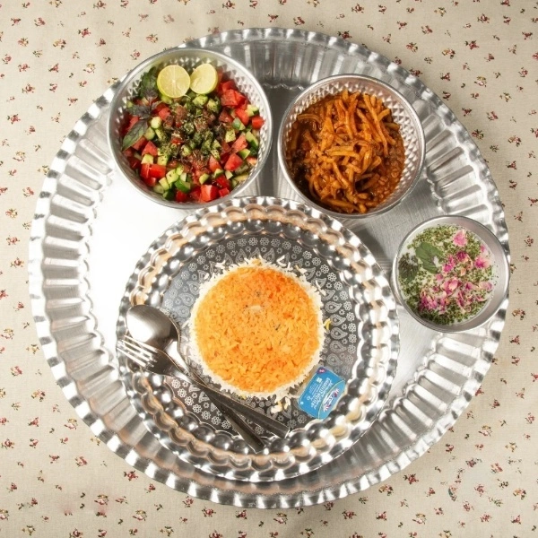 Hammered Aluminum Serving Tray – Vintage-Style Round Platter