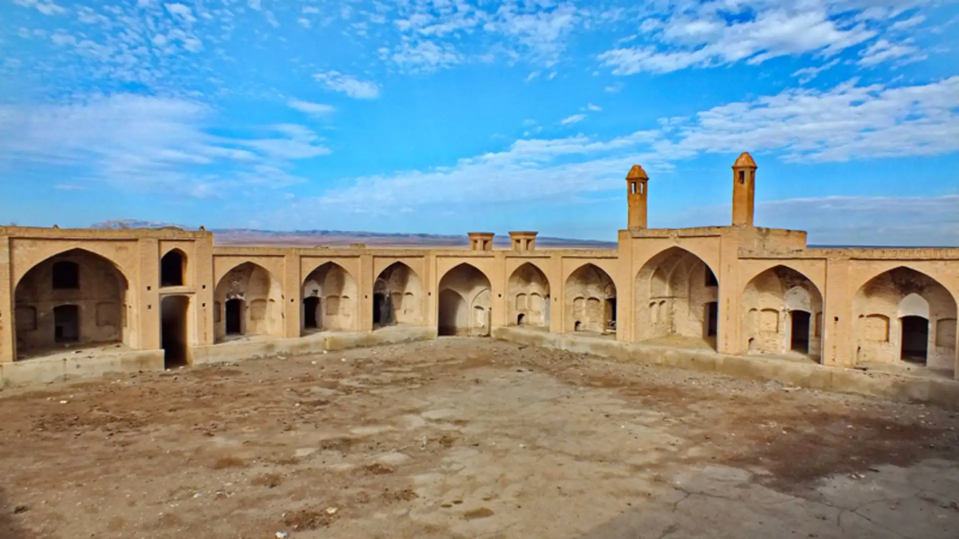 Hoze Sultan Lake